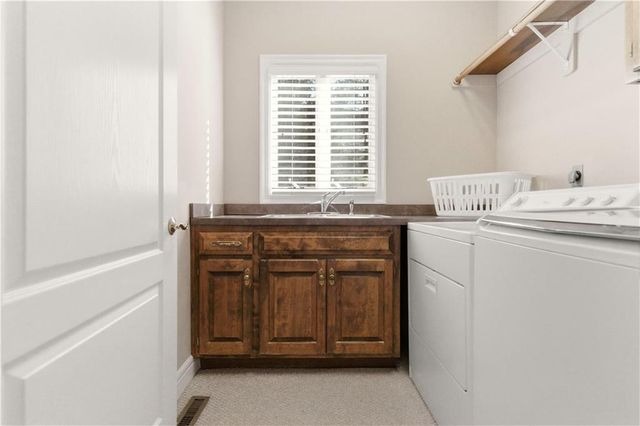 4405 N Hickory Lane, Kansas City, MO 64116