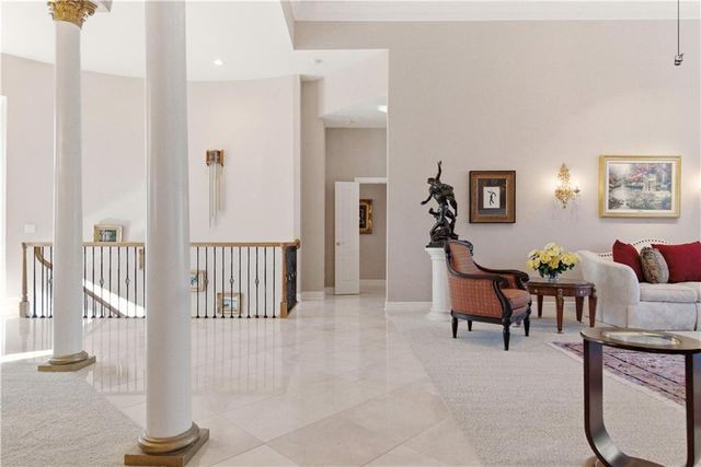 4405 N Hickory Lane, Kansas City, MO 64116