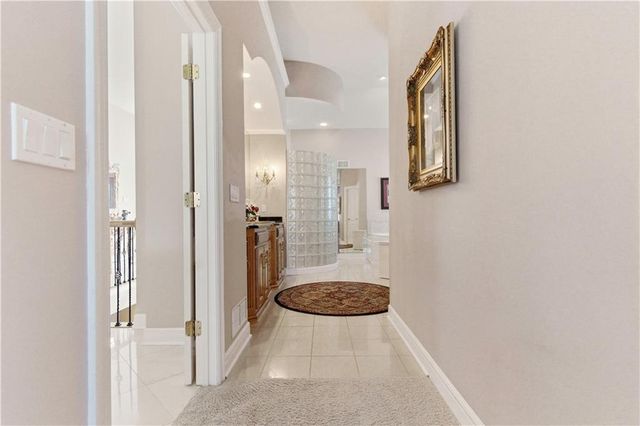 4405 N Hickory Lane, Kansas City, MO 64116