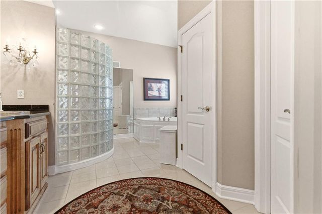 4405 N Hickory Lane, Kansas City, MO 64116