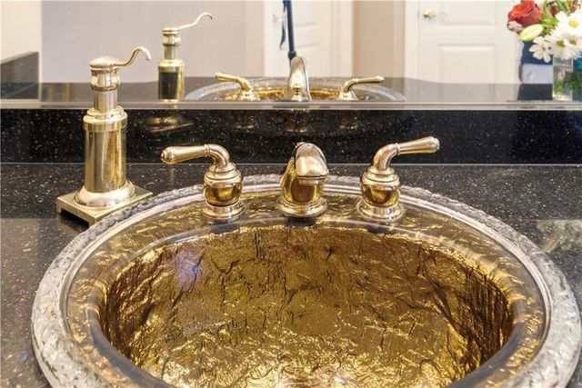 4405 N Hickory Lane, Kansas City, MO 64116