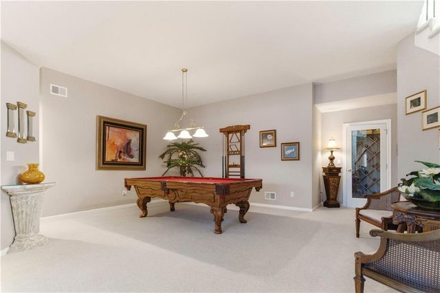 4405 N Hickory Lane, Kansas City, MO 64116