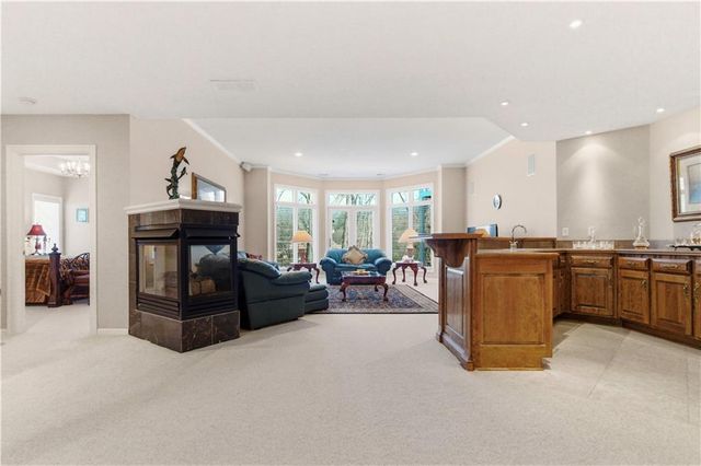 4405 N Hickory Lane, Kansas City, MO 64116