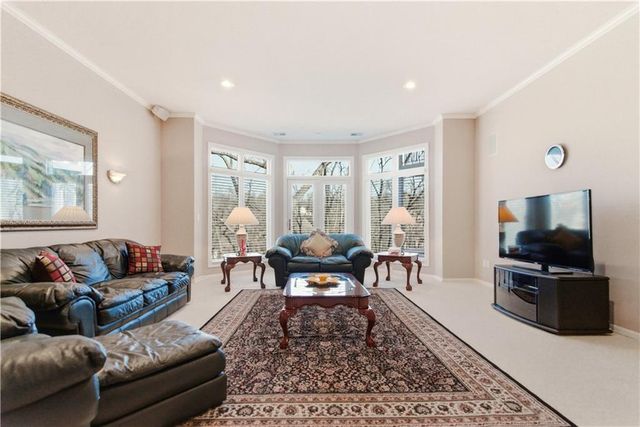 4405 N Hickory Lane, Kansas City, MO 64116