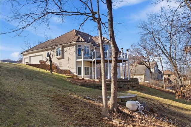 4405 N Hickory Lane, Kansas City, MO 64116