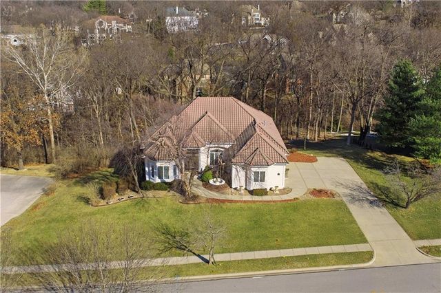 4405 N Hickory Lane, Kansas City, MO 64116