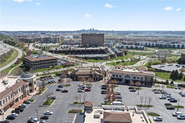 4405 N Hickory Lane, Kansas City, MO 64116