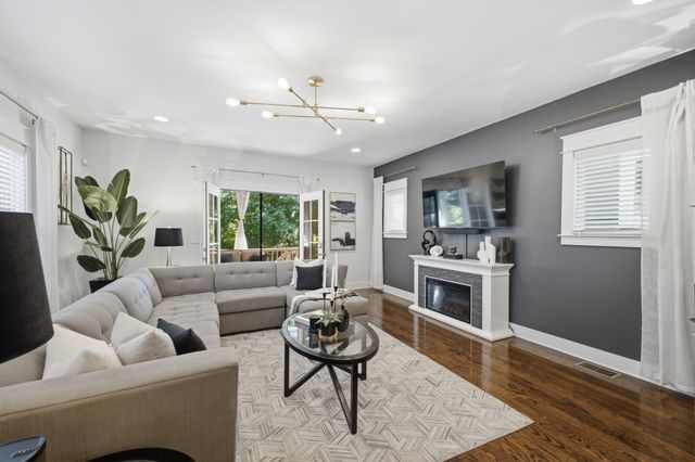 1010B Dozier Pl, Nashville, TN 37216