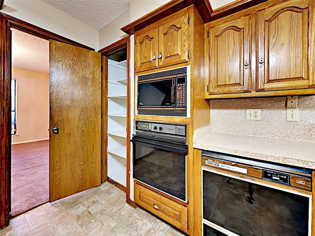 4726 Berridge Lane, Dallas, TX 75227