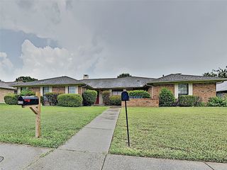 4726 Berridge Lane, Dallas, TX 75227