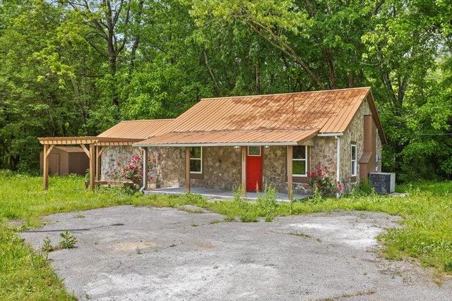 551 S Main Street, Whitwell, TN 37397