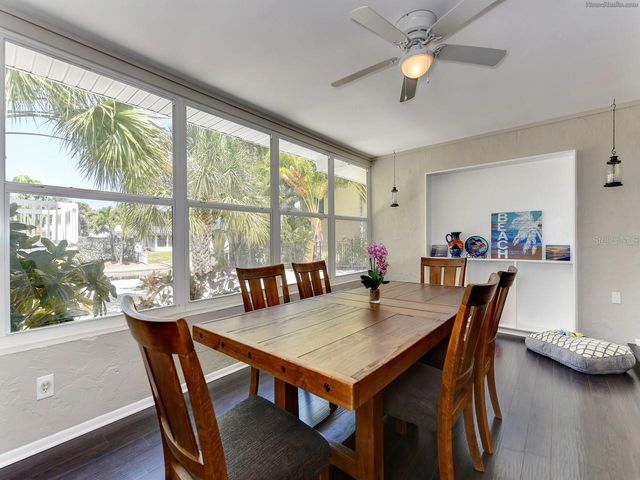 301 AVENIDA MADERA B, Sarasota, FL 34242