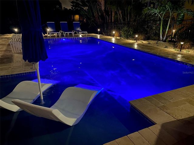 301 AVENIDA MADERA B, Sarasota, FL 34242