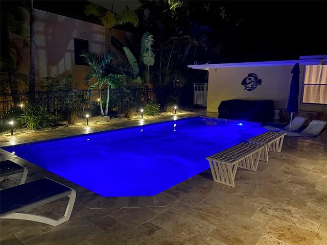 301 AVENIDA MADERA B, Sarasota, FL 34242
