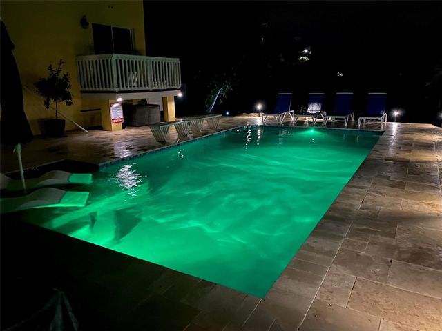 301 AVENIDA MADERA B, Sarasota, FL 34242