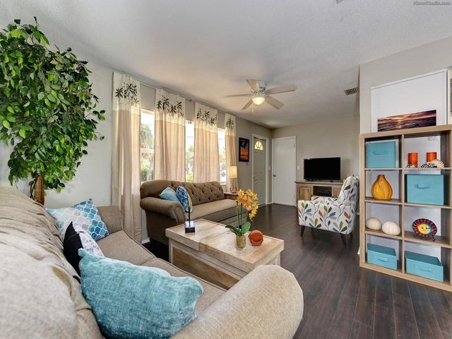 301 AVENIDA MADERA B, Sarasota, FL 34242