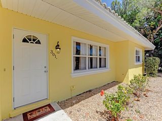 301 AVENIDA MADERA B, Sarasota, FL 34242