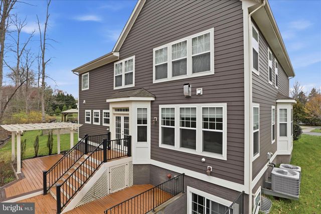 8383 EDWARD CARR CT, Springfield, VA 22153