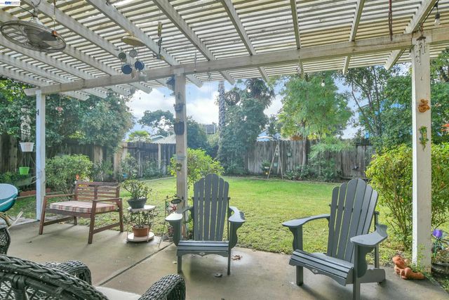 2316 Otto Dr, Stockton, CA 95209