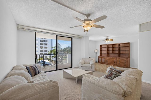 1208 Marine Way 205, North Palm Beach, FL 33408