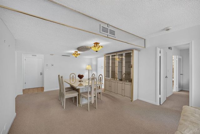 1208 Marine Way 205, North Palm Beach, FL 33408