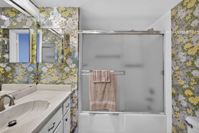 1208 Marine Way 205, North Palm Beach, FL 33408