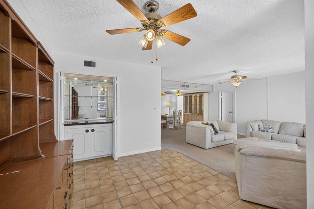 1208 Marine Way 205, North Palm Beach, FL 33408