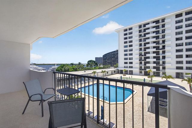 1208 Marine Way 205, North Palm Beach, FL 33408