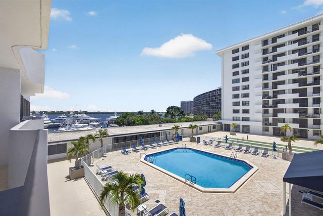 1208 Marine Way 205, North Palm Beach, FL 33408