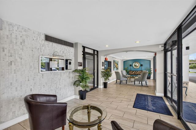 1208 Marine Way 205, North Palm Beach, FL 33408