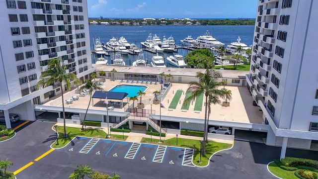 1208 Marine Way 205, North Palm Beach, FL 33408