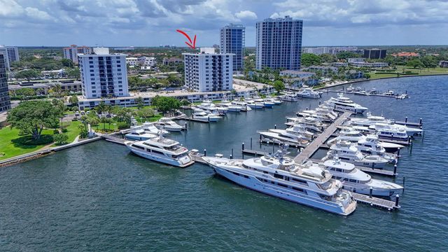1208 Marine Way 205, North Palm Beach, FL 33408
