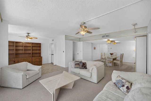 1208 Marine Way 205, North Palm Beach, FL 33408