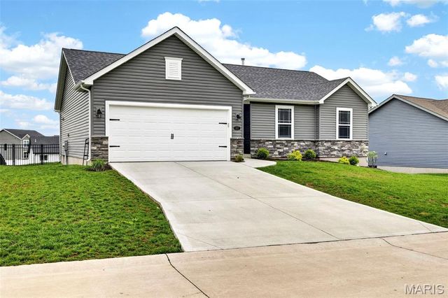557 Lakewood Drive, Moscow Mills, MO 63362