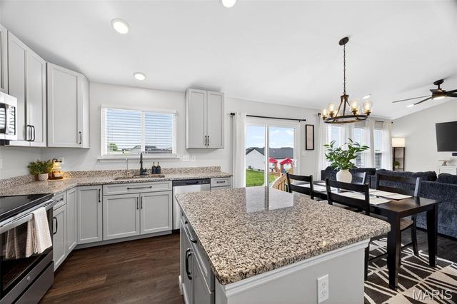 557 Lakewood Drive, Moscow Mills, MO 63362