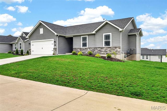 557 Lakewood Drive, Moscow Mills, MO 63362