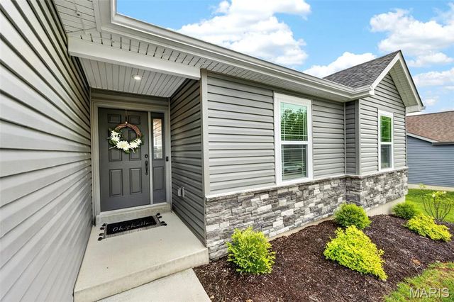 557 Lakewood Drive, Moscow Mills, MO 63362