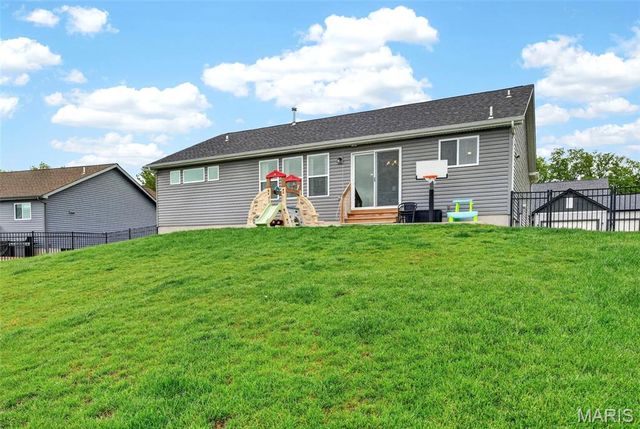 557 Lakewood Drive, Moscow Mills, MO 63362