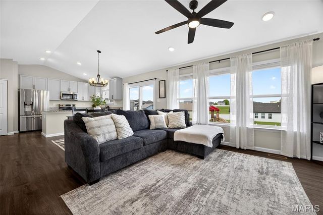 557 Lakewood Drive, Moscow Mills, MO 63362
