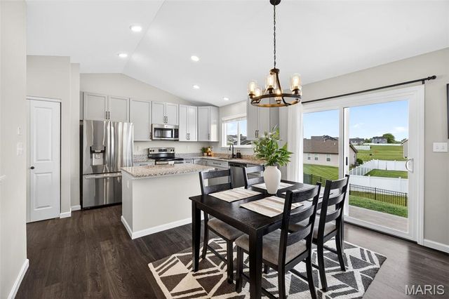 557 Lakewood Drive, Moscow Mills, MO 63362