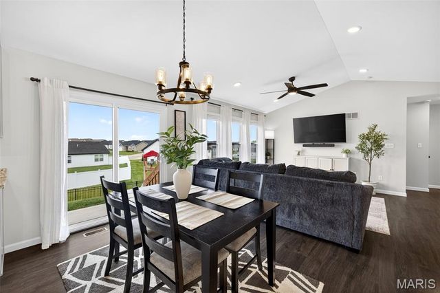 557 Lakewood Drive, Moscow Mills, MO 63362