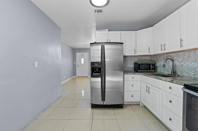 528 NE 20TH Avenue NE, Boynton Beach, FL 33435