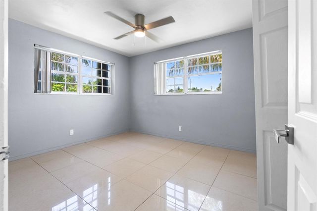 528 NE 20TH Avenue NE, Boynton Beach, FL 33435