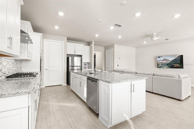 6129 BLUE POND WAY, St Cloud, FL 34771