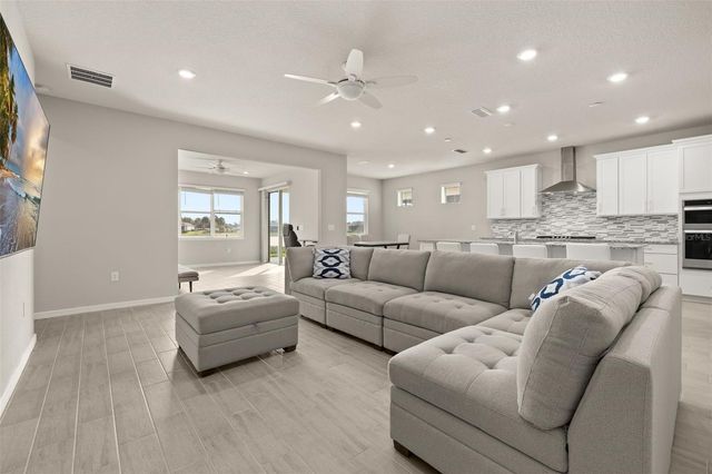 6129 BLUE POND WAY, St Cloud, FL 34771