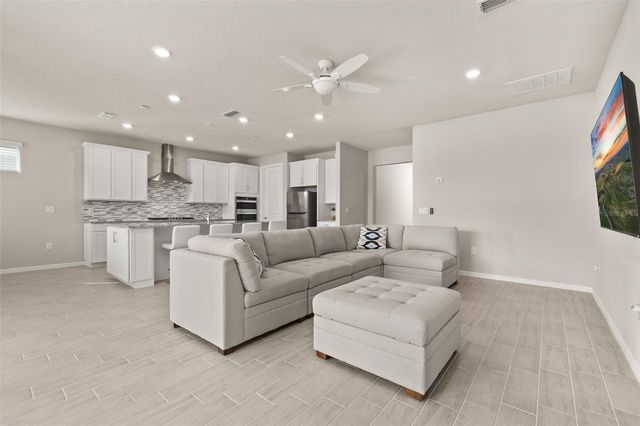 6129 BLUE POND WAY, St Cloud, FL 34771