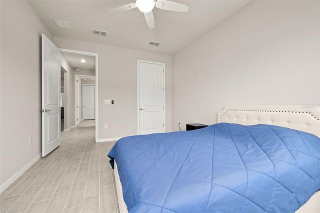 6129 BLUE POND WAY, St Cloud, FL 34771