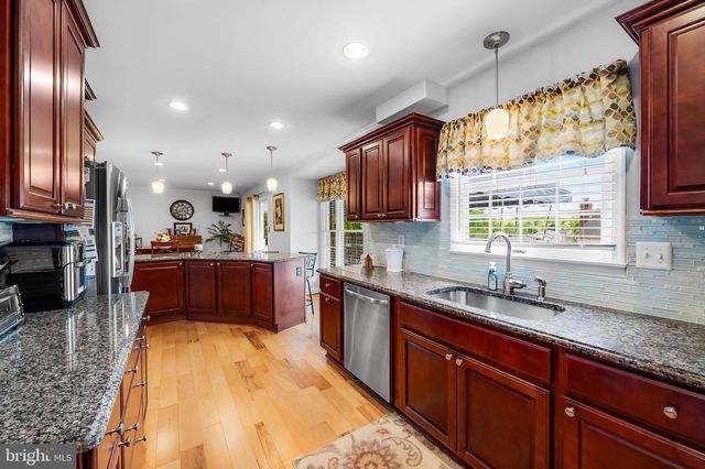 5 HURST OAK COURT, Baltimore, MD 21236