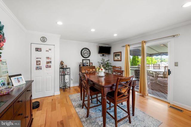 5 HURST OAK COURT, Baltimore, MD 21236