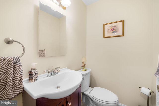 5 HURST OAK COURT, Baltimore, MD 21236